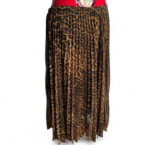 Vintage Lauren Ralph Lauren Leopard Print Flowy Maxi Skirt With Zipper Closure